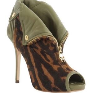 Alexander McQueen Olive Green and Leopard Peep-Toe Stiletto with Gold Skull Zip